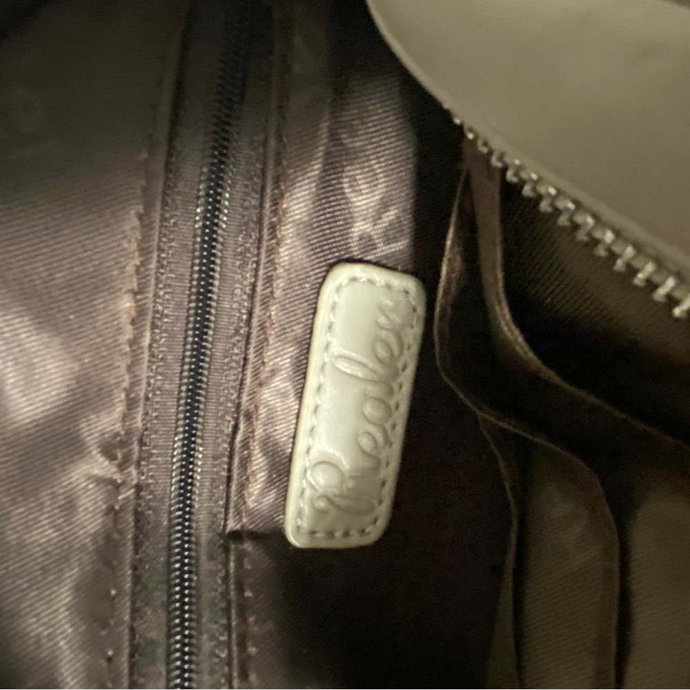 Elegant Light Gray Crossbody Bag - Picture 6 of 8